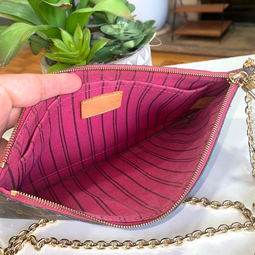 ❤️authentic pouch - Picture 15 of 16